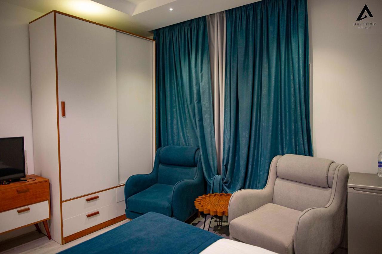 Elite Pyramids Boutique Hotel Kafrat al Jabal Bagian luar foto